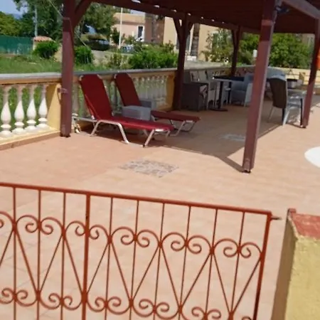 Ionian House Дом отдыха Аргостолион